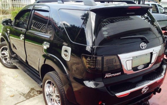 2nd Hand Toyota Fortuner 2009 at 70000 km for sale-4