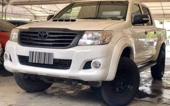 Toyota Hilux 2013 Manual Diesel for sale in Makati-2