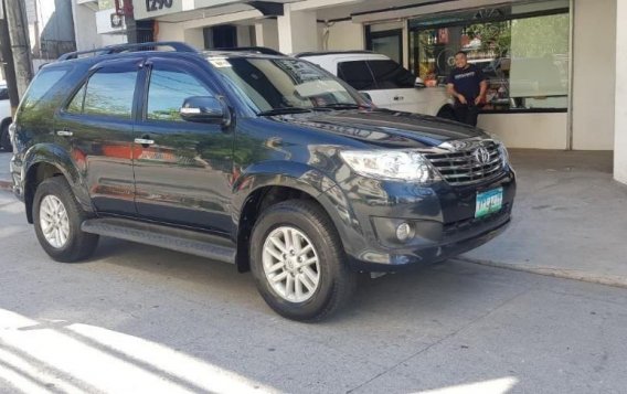 Selling 2nd Hand Toyota Fortuner 2013 in Makati-3