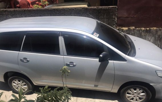 2nd Hand Toyota Innova 2013 at 70000 km for sale in Manila-3