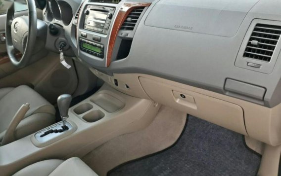 2nd Hand Toyota Fortuner 2010 at 60000 km for sale-8