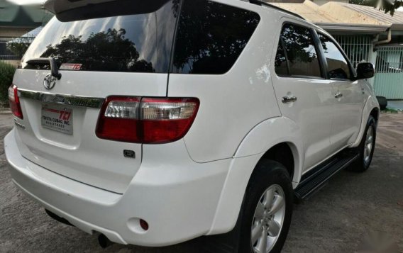 2nd Hand Toyota Fortuner 2010 at 60000 km for sale-2