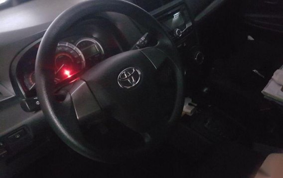 Selling Toyota Avanza 2017 Automatic Gasoline in Quezon City-4