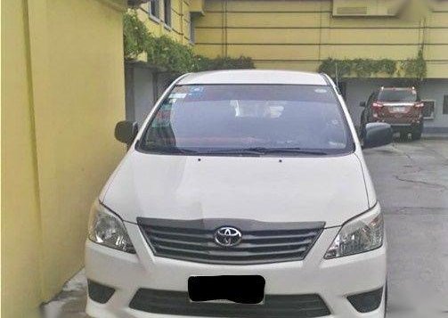 White Toyota Innova 2014 Manual Diesel for sale in Pasay