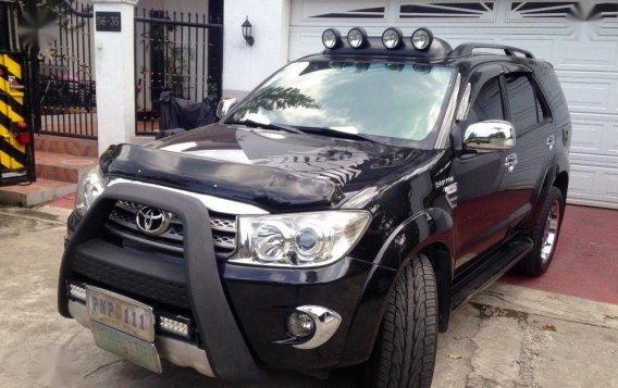 2nd Hand Toyota Fortuner 2009 at 70000 km for sale-1