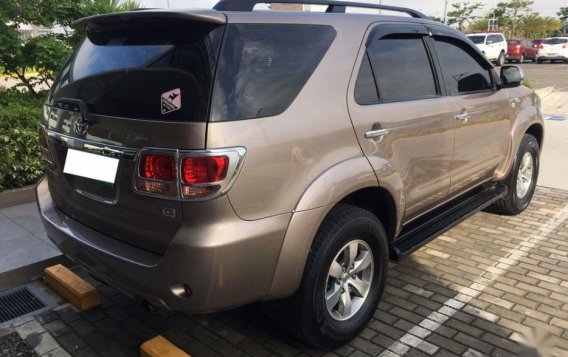 2nd Hand Toyota Fortuner 2007 at 70000 km for sale in San Fernando-3