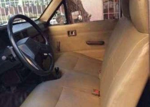 Selling Toyota Hilux 1985 Manual Gasoline in Manila-6