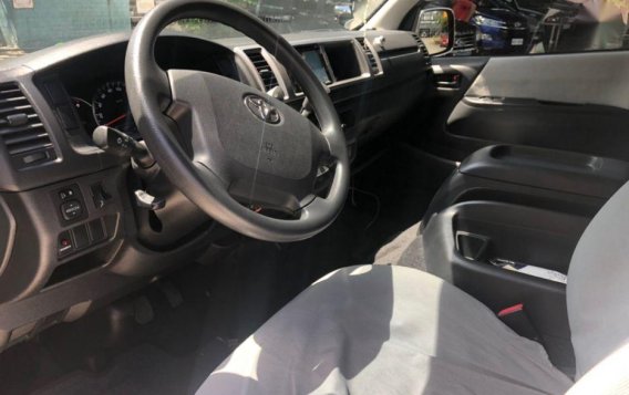 2nd Hand Toyota Hiace 2016 Automatic Diesel for sale in Pasig-4