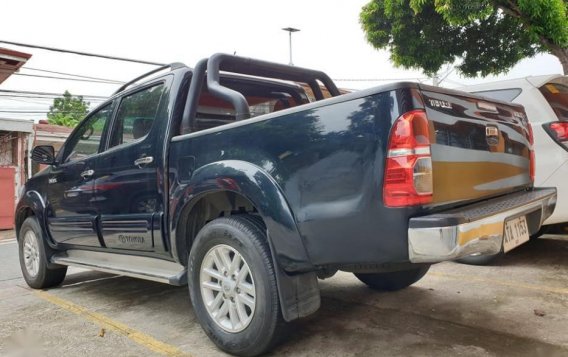 Selling Toyota Hilux 2015 Manual Diesel in Quezon City-10