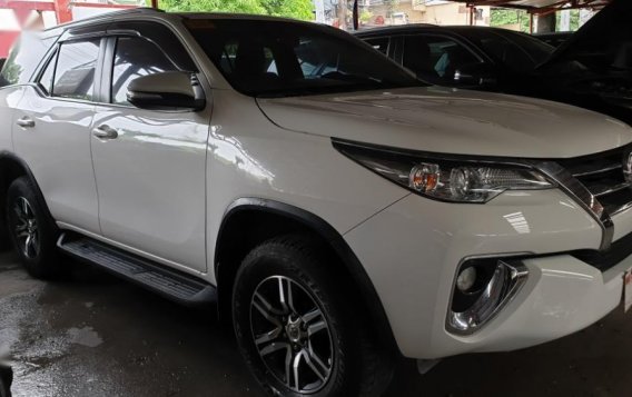 White Toyota Fortuner 2017 Automatic Diesel for sale in Quezon City-2