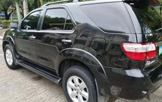 2nd Hand Toyota Fortuner 2010 at 60000 km for sale-4