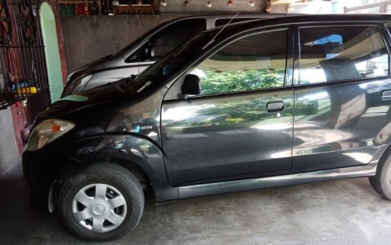 Selling 2nd Hand Toyota Avanza 2011 Manual Gasoline at 80000 km in Manila