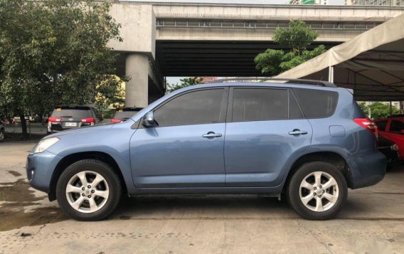 2nd Hand Toyota Rav4 2010 at 43000 km for sale in Makati