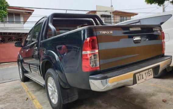 Selling Toyota Hilux 2015 Manual Diesel in Quezon City-6