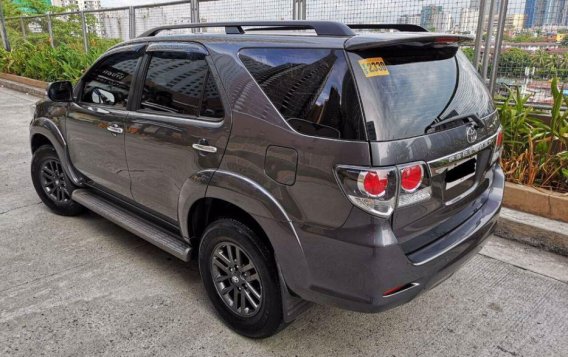 Toyota Fortuner 2016 Manual Diesel for sale in Quezon City-2