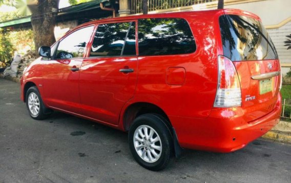 Selling Toyota Innova 2011 Manual Gasoline in Quezon City-2