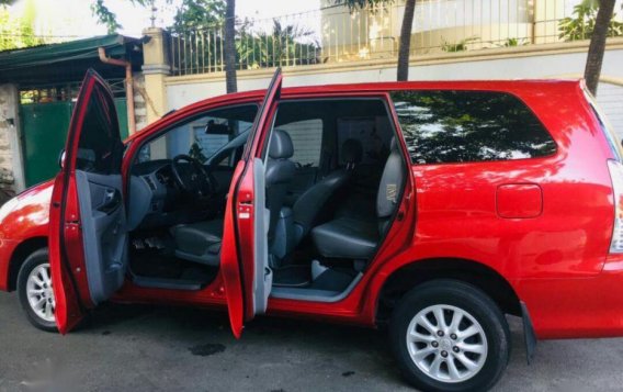 Selling 2nd Hand Toyota Innova 2011 in Quezon City-6