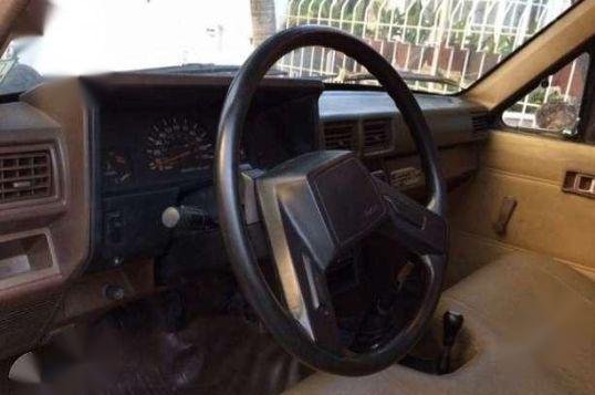 Selling Toyota Hilux 1985 Manual Gasoline in Manila-7