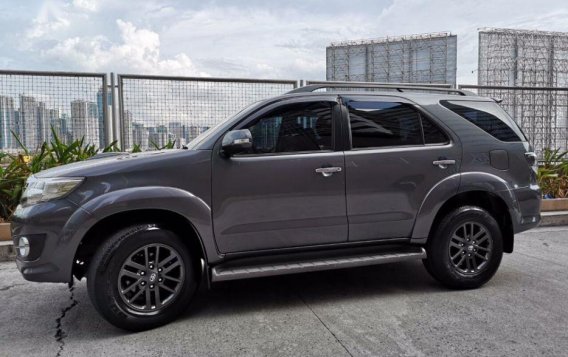 Toyota Fortuner 2016 Manual Diesel for sale in Quezon City-4