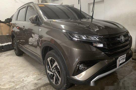 Selling Brown Toyota Rush 2019 Automatic Gasoline at 1684 km in Quezon City