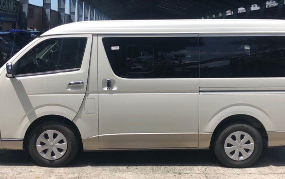 2nd Hand Toyota Hiace 2016 Automatic Diesel for sale in Pasig-9