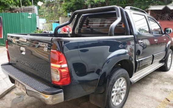 Selling Toyota Hilux 2015 Manual Diesel in Quezon City-9