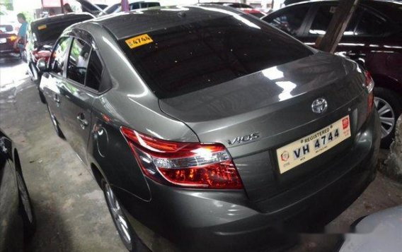 Selling Green Toyota Vios 2016 at 8800 km -5