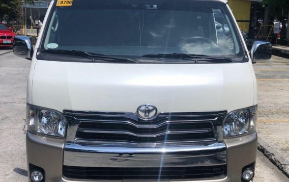 2nd Hand Toyota Hiace 2016 Automatic Diesel for sale in Pasig-2