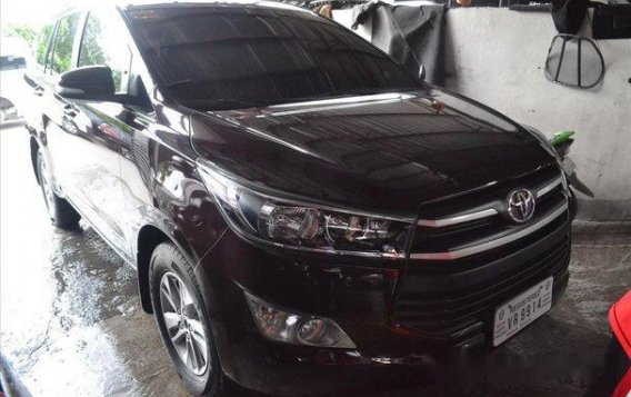 Selling Red Toyota Innova 2017 at 7700 km -6