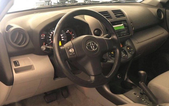 2nd Hand Toyota Rav4 2010 at 43000 km for sale in Makati-8