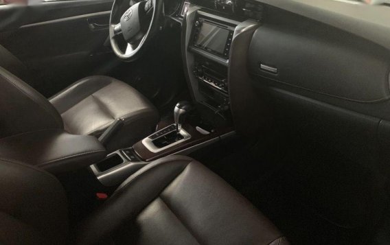 Selling Silver Toyota Fortuner 2017 SUV in Quezon City-8