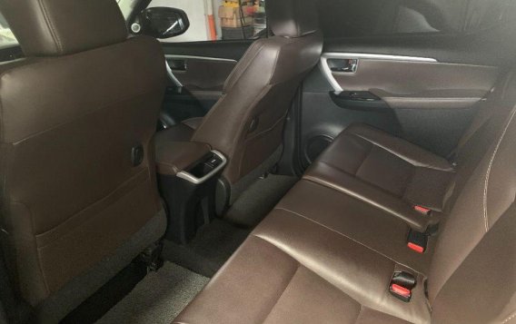 Selling Silver Toyota Fortuner 2017 SUV in Quezon City-4