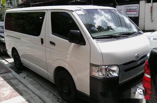 Sell White 2017 Toyota Hiace Manual Diesel at 11800 km-3