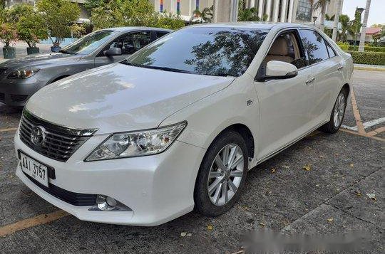 Selling White Toyota Camry 2014 Automatic Gasoline in Parañaque-1