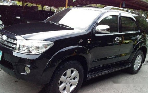 Sell Black 2010 Toyota Fortuner at 62000 km in Pasig-1