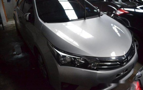 Selling Silver Toyota Corolla Altis 2016 at 8000 km 