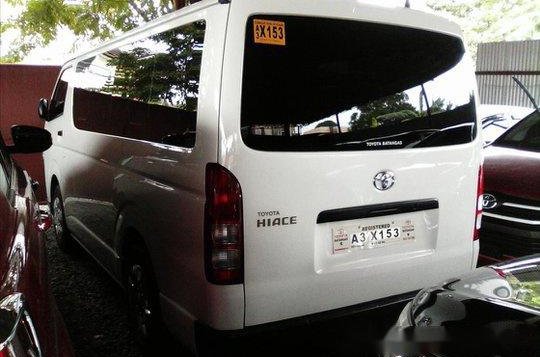 Selling White Toyota Hiace 2018 at 11500 km-3