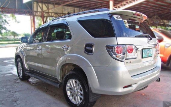 Toyota Fortuner 2012 Manual Diesel for sale in Mandaue-2