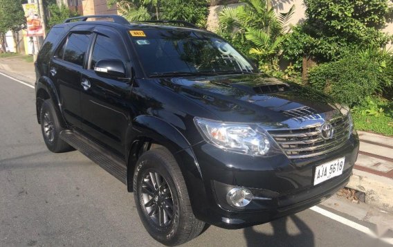Selling Black Toyota Fortuner 2015 Automatic Diesel at 48000 km in Quezon City