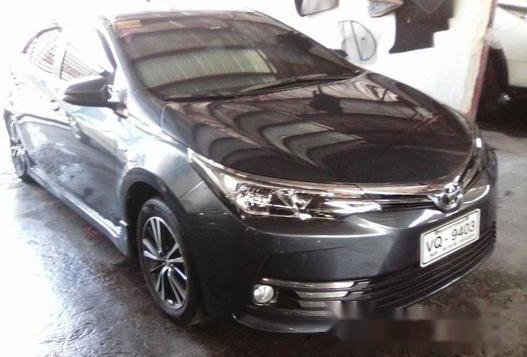 Selling Grey Toyota Corolla Altis 2017 in Manila-4
