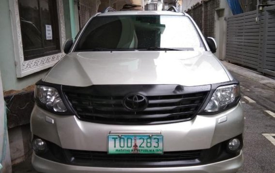 Toyota Fortuner 2012 Automatic Diesel for sale in Manila-2