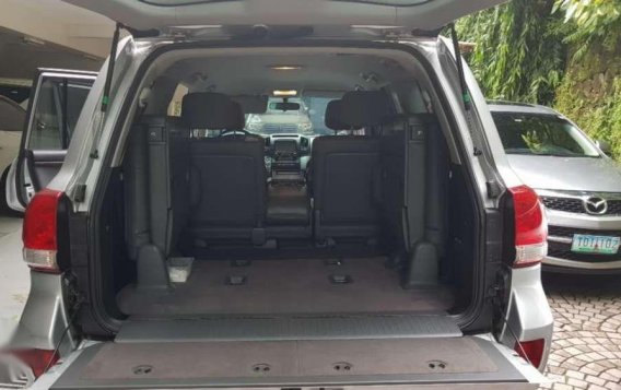 2nd Hand Toyota Land Cruiser 2011 at 44000 km for sale in Makati-9