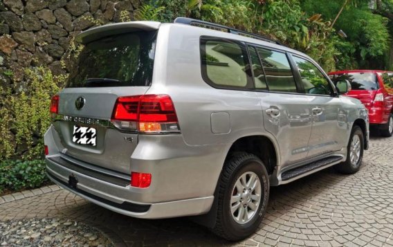 2nd Hand Toyota Land Cruiser 2011 at 44000 km for sale in Makati-5