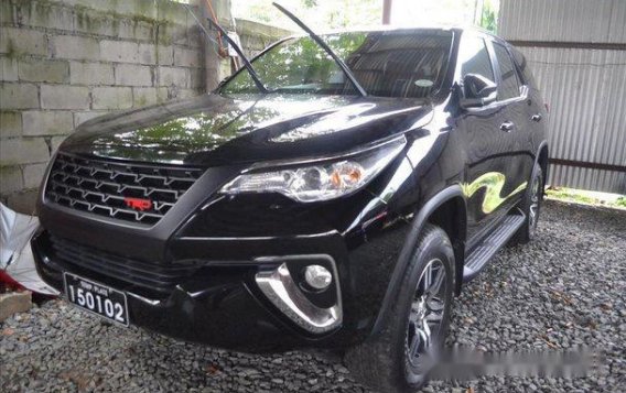 Sell Black 2016 Toyota Fortuner Automatic Diesel at 5800 km -2