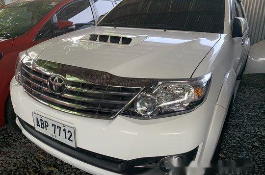 White Toyota Fortuner 2016 Manual Diesel for sale in Quezon City-2