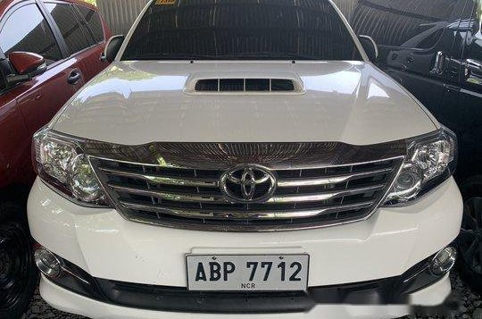 White Toyota Fortuner 2016 Manual Diesel for sale in Quezon City-1