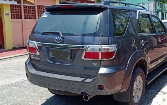 2009 Toyota Fortuner for sale in Manila-5