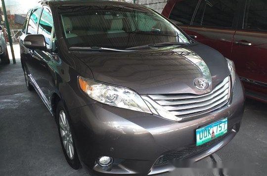 Grey Toyota Sienna 2013 for sale in Manila