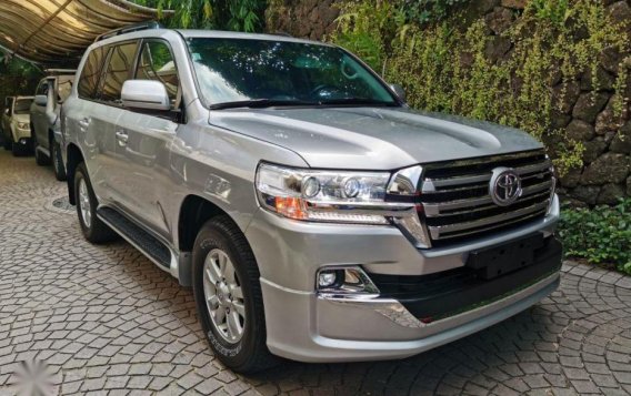 2nd Hand Toyota Land Cruiser 2011 at 44000 km for sale in Makati-2