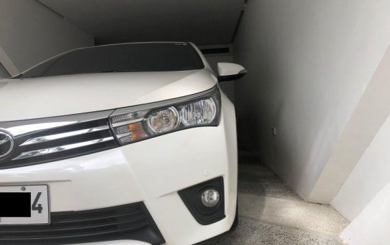 2nd Hand Toyota Corolla Altis 2015 Automatic Gasoline for sale in Marikina-2